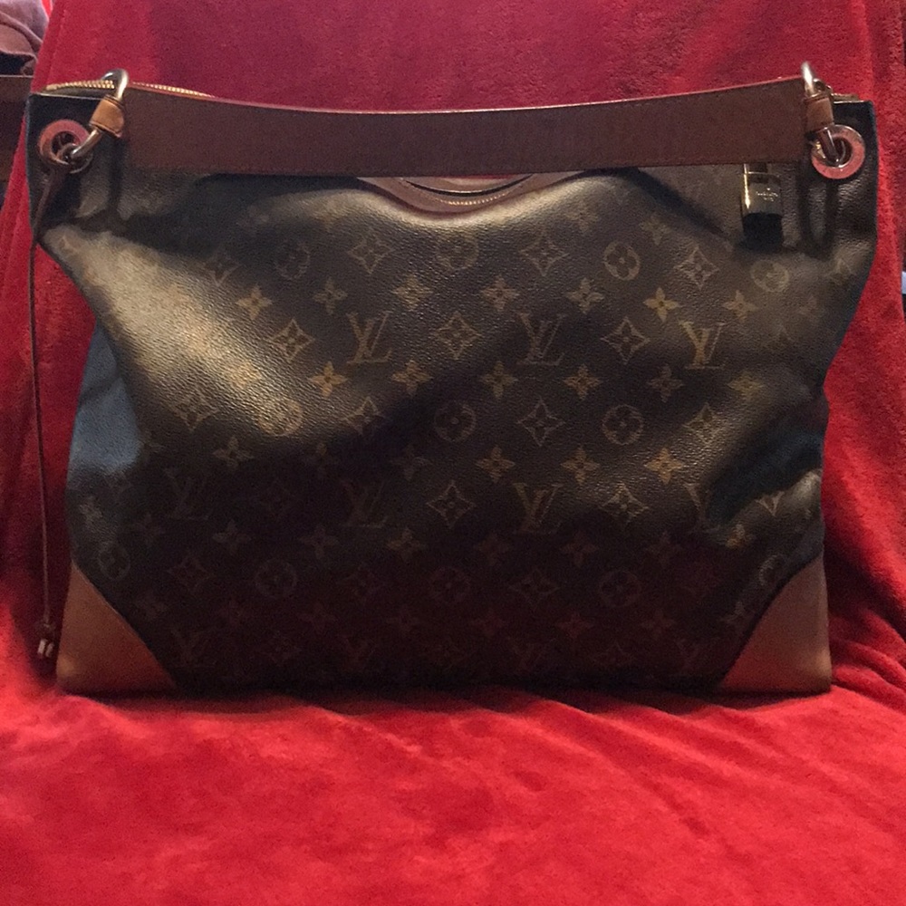 GREAT PRICE!!! LOUIS VUITTON BERRI MM BAG!!